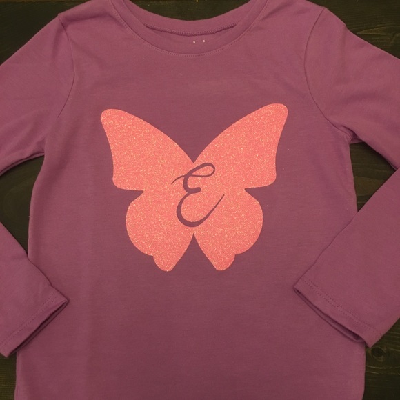 🦋NWOT Monogrammed “E”  Butterfly Long Sleeve Tee - Picture 4 of 8